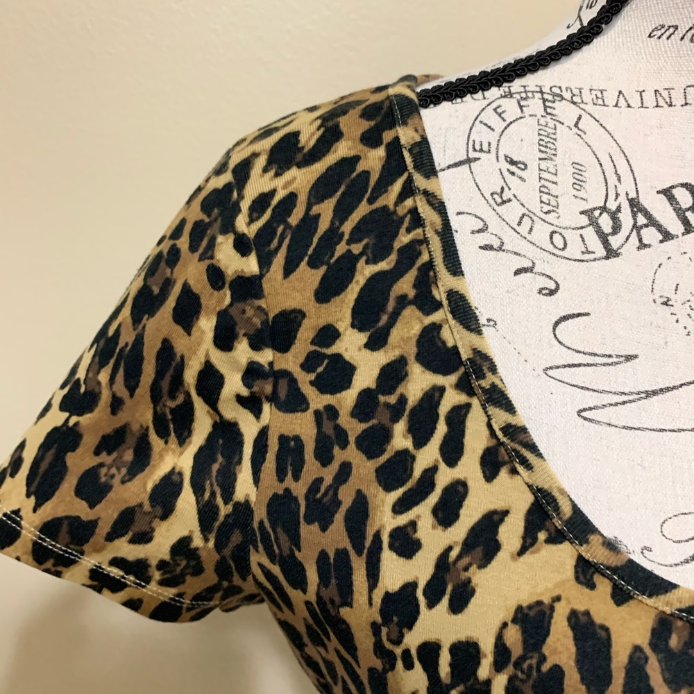 Chaps Leopard Animal Print Short Sleeve Large Top - Picture 4 of 11